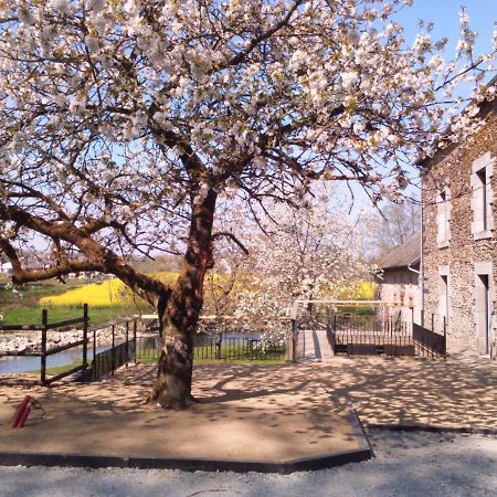 Le Moulin De Bretigneul Bed & Breakfast Saint-Aubin-des-Landes Eksteriør bilde