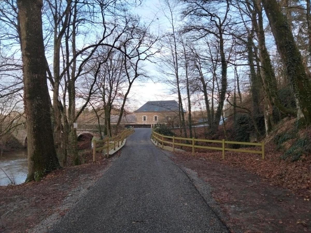 Le Moulin De Bretigneul Bed & Breakfast Saint-Aubin-des-Landes Eksteriør bilde