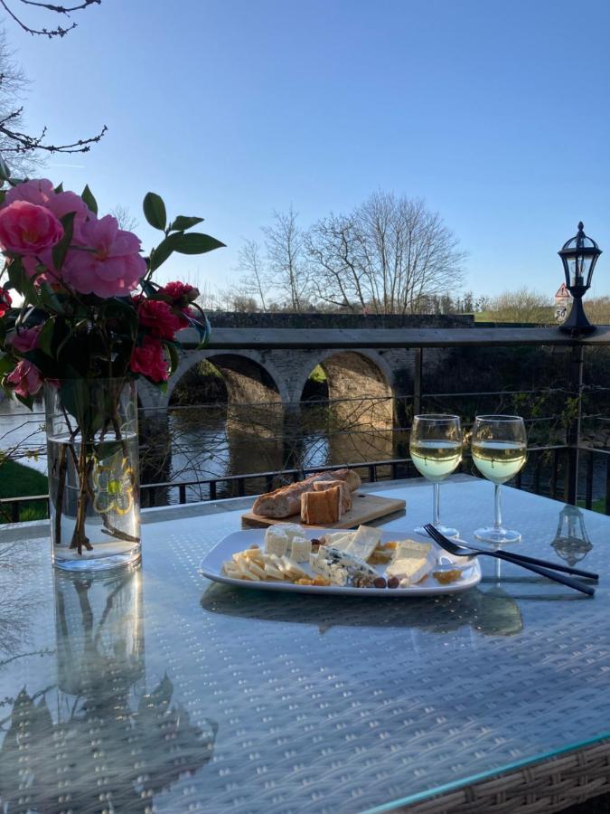 Le Moulin De Bretigneul Bed & Breakfast Saint-Aubin-des-Landes Eksteriør bilde